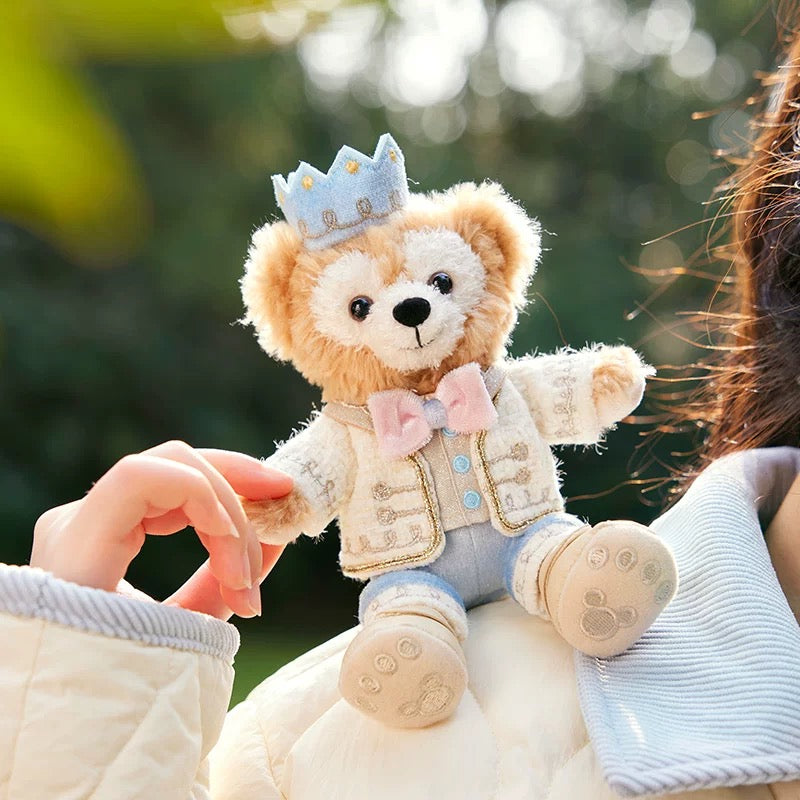 お誕生日 ダッフィー 肩乗せ ぬいぐるみ❘上海ディズニー