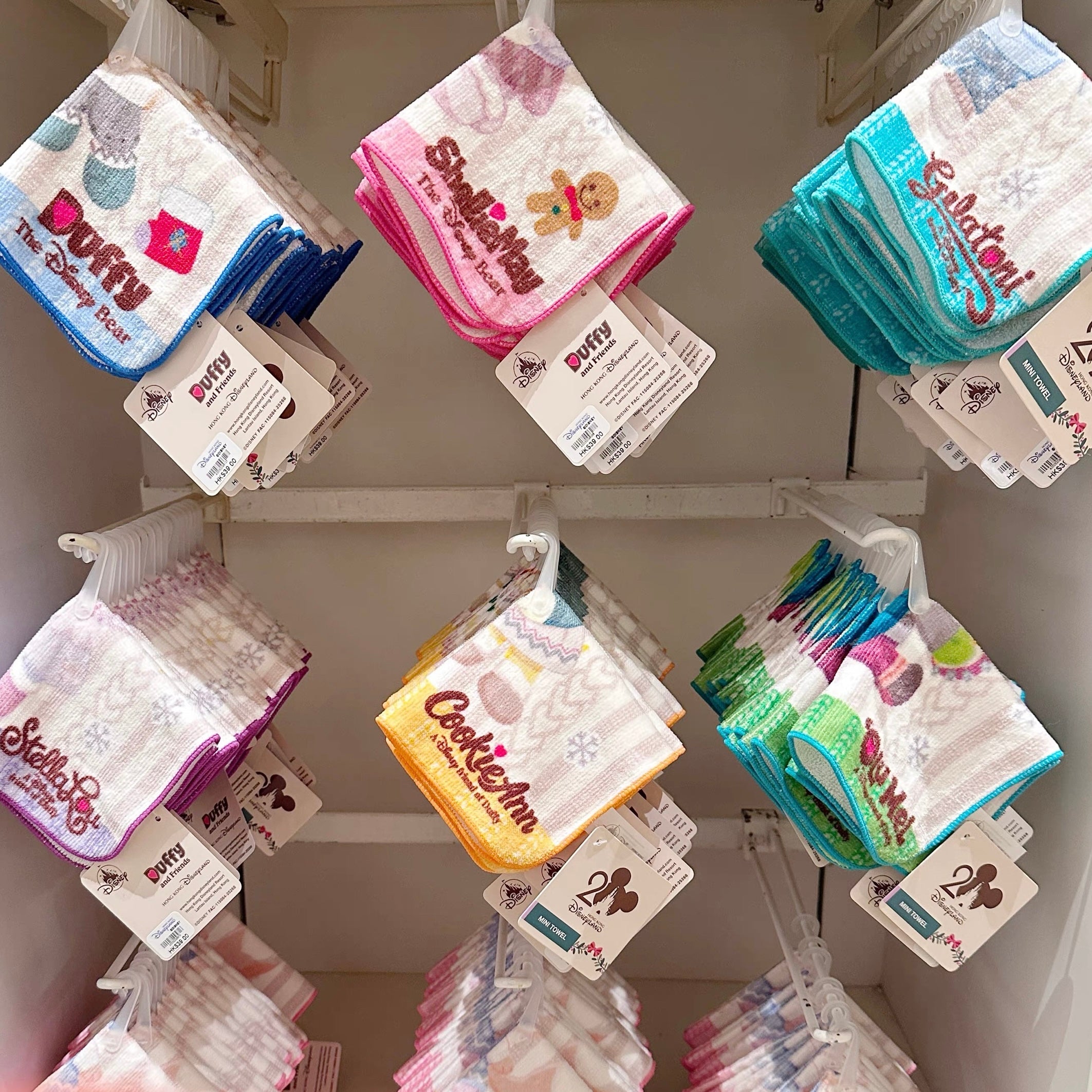 クリスマス ダッフィーフレンズ ハンカチ｜香港ディズニー – リーナちゃん