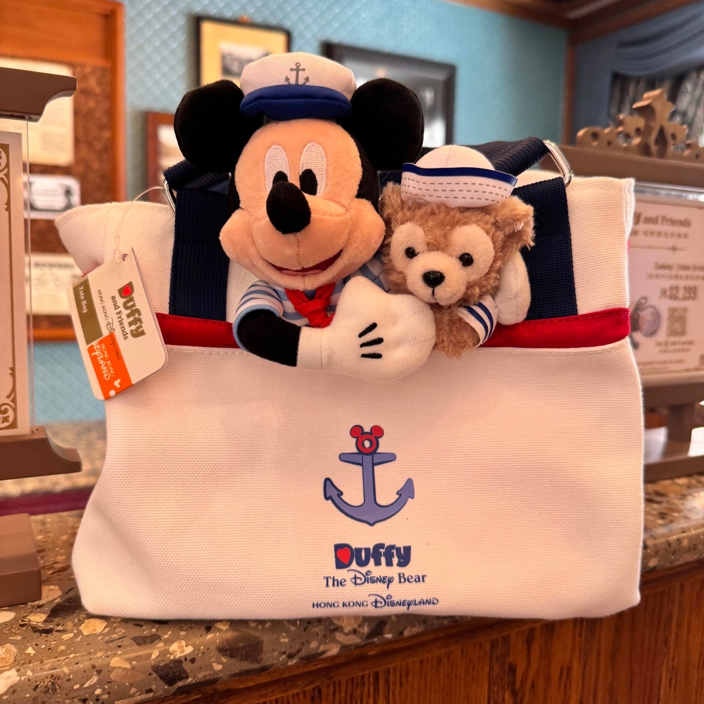 ミッキーマウスとダッフィー セーラー柄トートバッグ ❘香港ディズニー