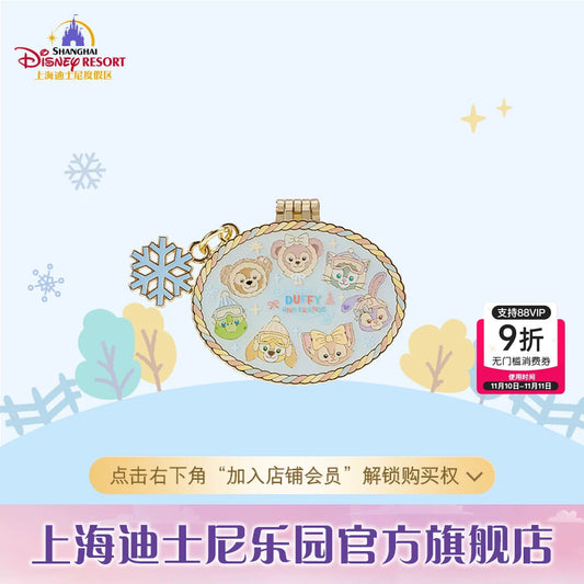 冬 ダッフィーフレンズ サイン入り バッジ❘上海ディズニー