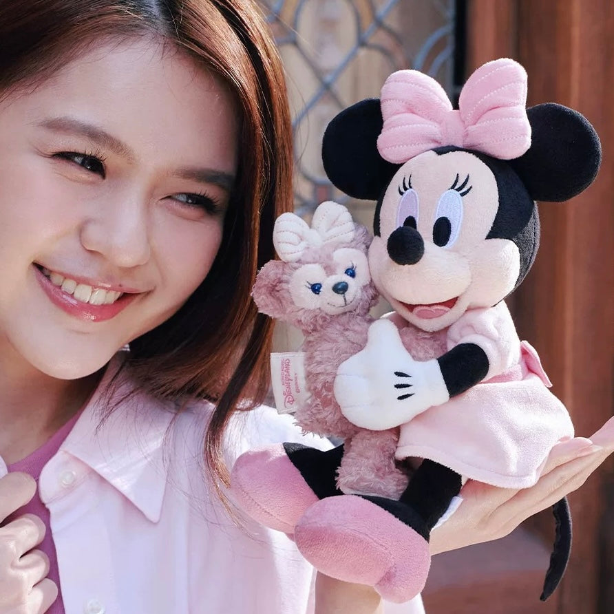 N02 香港ディズニー　ミニー　シェリーメイ　ぬいぐるみ 香港ディズニー ミニーシェリーメイぬいぐるみ - メルカリ