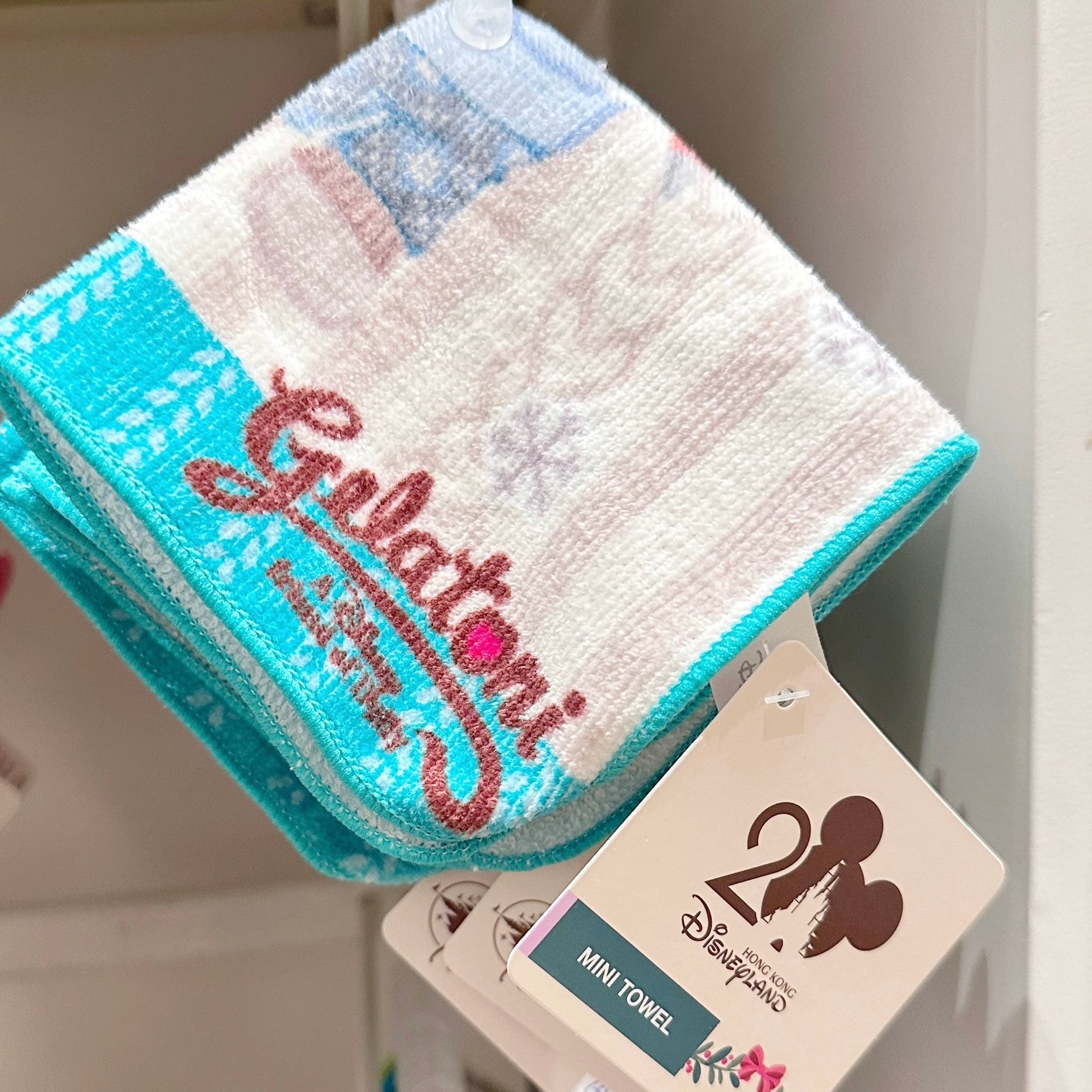 クリスマス ダッフィーフレンズ ハンカチ｜香港ディズニー – リーナちゃん