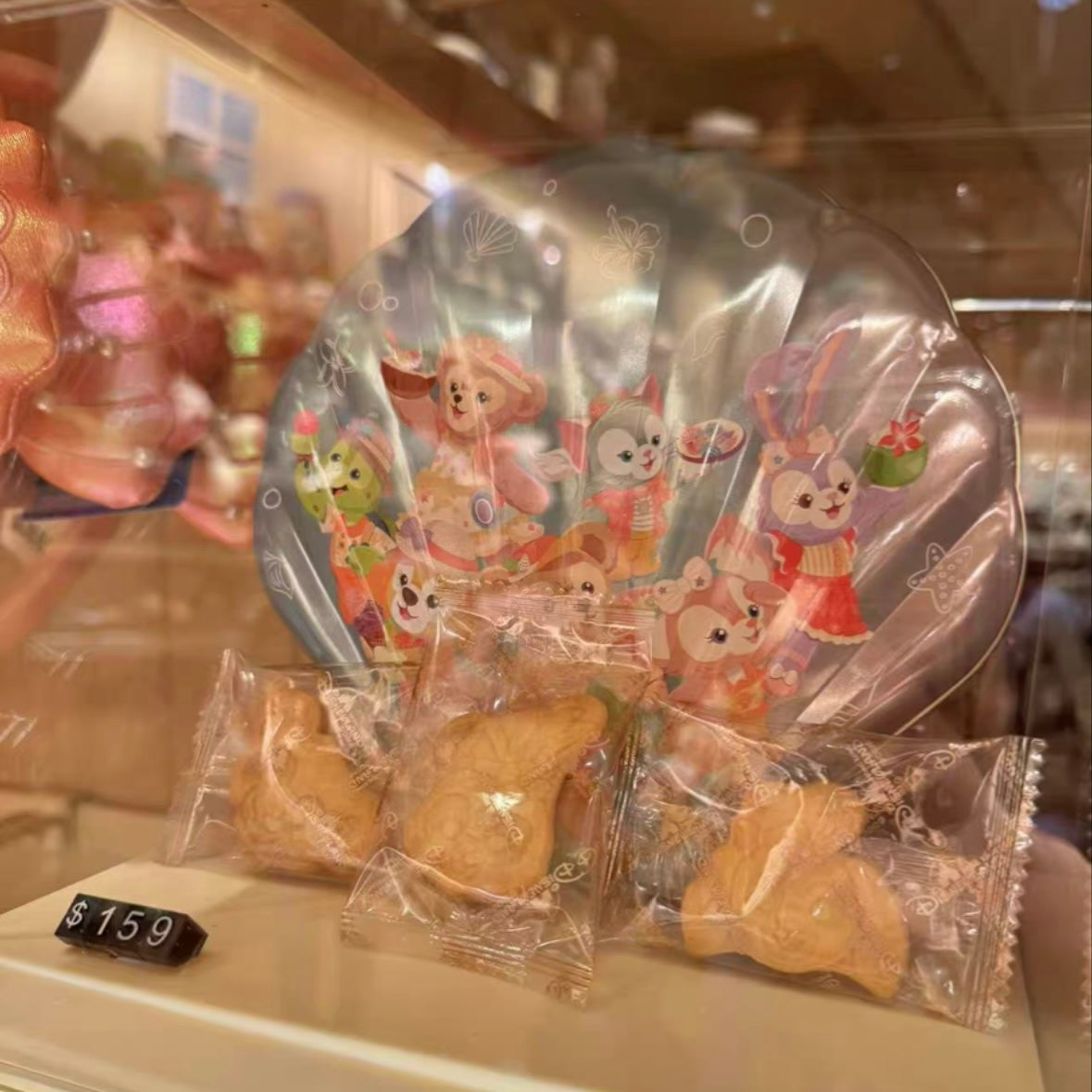 夏日 ダッフィーフレンズ クッキー 缶 ❘香港ディズニー